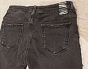 Vaqueros negros elásticos