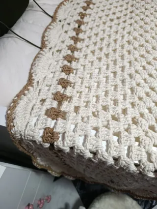 Camino de mesa hecho mano