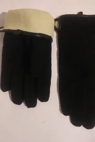 Guantes de piel negros con relleno