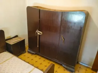 Dormitorio antiguo completo de madera años 30