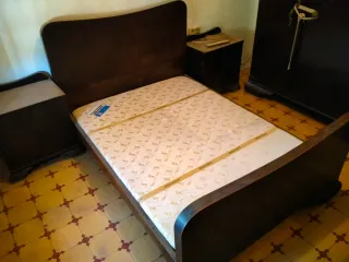 Dormitorio antiguo completo de madera años 30