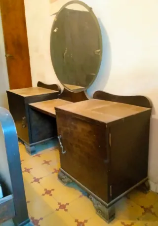 Dormitorio antiguo completo de madera años 30