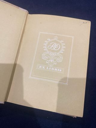 Libro con varios cuentos