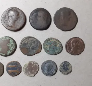 Lotto di 18 monete romane in bronzo secoli I-IV