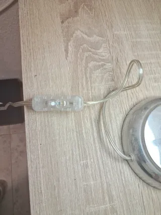 Lámpara de mesa beige