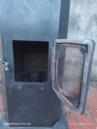 Estufa Gasoil Negra Metal