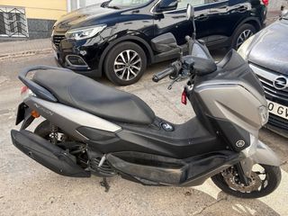 Yamaha NMax 125 -