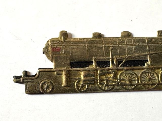 Insignia tren latón militar