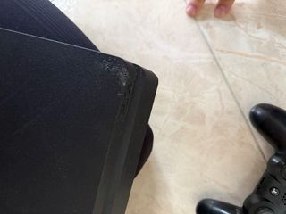 PS4 Slim + 2 Mandos DualShock