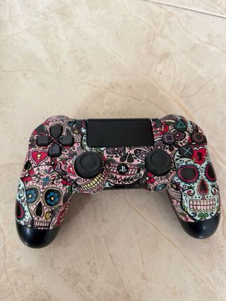 PS4 Slim + 2 Mandos DualShock