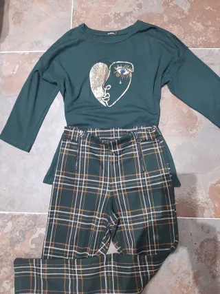 Conjunto Pantalón-Camiseta Talla M. Stradivarius