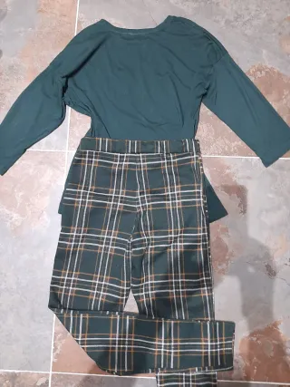 Conjunto Pantalón-Camiseta Talla M. Stradivarius