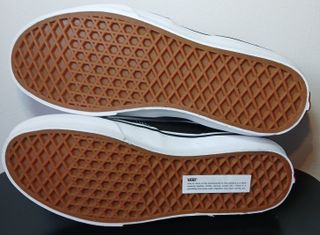 Tênis Vans Brooklyn Preto e Branco