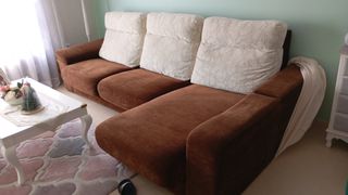 En perfecto estado sofá chaise longue