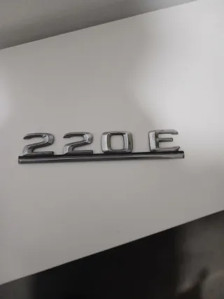Emblema Mercedes 220E W124