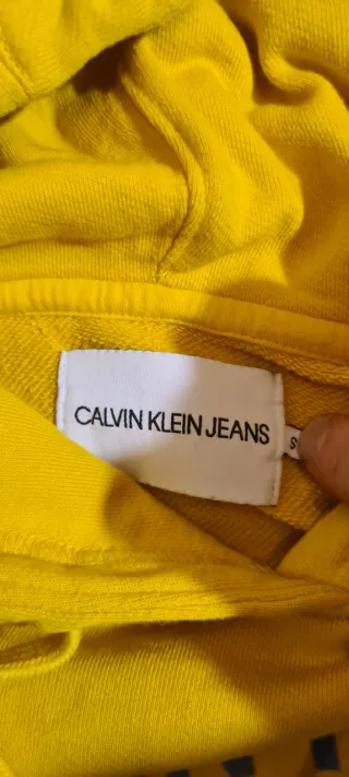 Sudadera corta Calvin Klein Jeans amarilla