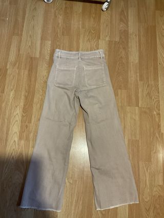 Pantalones anchos beige Zara