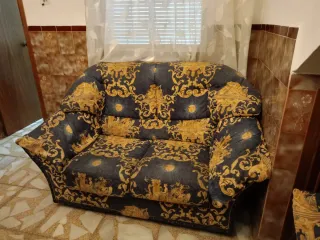 Sofá y mesa de comedor