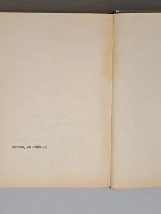 Un Saco De Huesos/A Bag of Bones