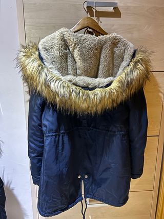 Dos anoraks Bershka nuevos L/40/12 negro y azul