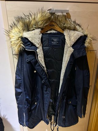 Dos anoraks Bershka nuevos L/40/12 negro y azul