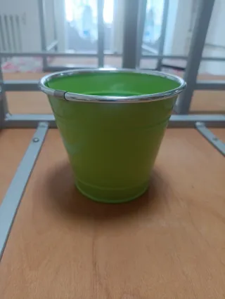 2 Portavasi Metallo Bianchi e Verdi