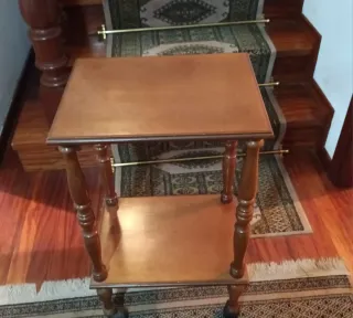 Mesa auxiliar madera con ruedas