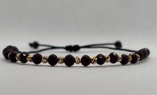 Pulsera ajustable con cuentas de plata 18K y grana