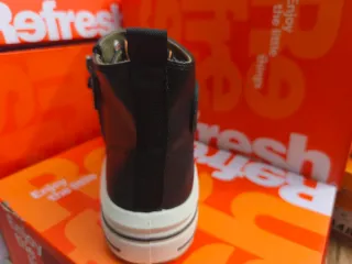 Botín Refresh chica negro y blanco