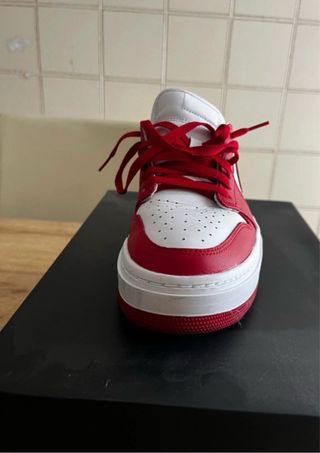 Scarpe Jordan Rosse e Bianche