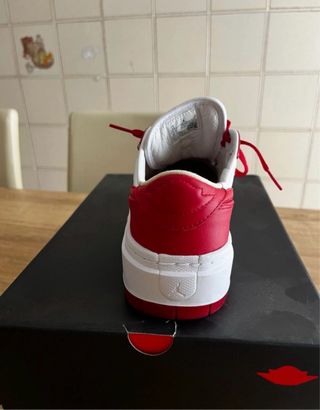 Scarpe Jordan Rosse e Bianche