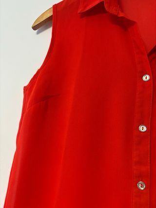 Blusa roja sin mangas Atmosphere