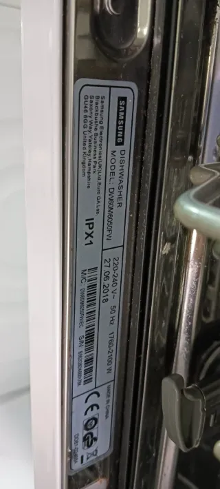 Lavavajillas Samsung A++ TIENE 3 BANDEJAS