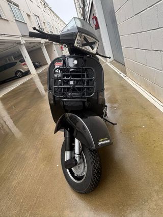 Vespa TX 200 Negra
