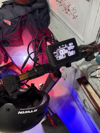 Patín eléctrico con luces