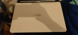 Portátil Asus F555L Blanco