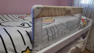 Barrera de maxi cuna/ cama.  90cm