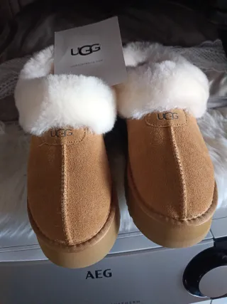 Stivali UGG Marroni con Fodera in Pelliccia