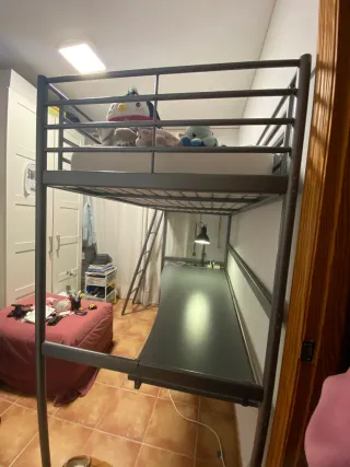 Cama litera alta con escritorio