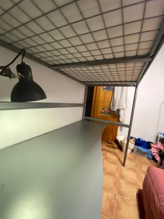 Cama litera alta con escritorio
