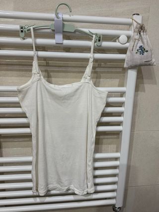 Camiseta Naf Naf tirantes encaje blanca