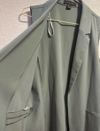 Chaleco largo fino color verde azulado