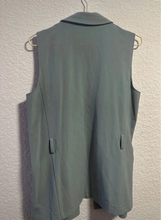 Chaleco largo fino color verde azulado