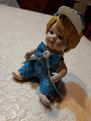 Bimbo seduto Zampiva