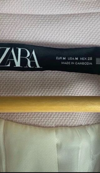 Blazer Zara Rosa con Botones Joya