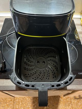 Freidora de aire Bergner negra sin caja