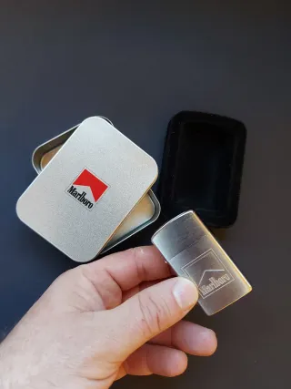 Encendedor Zippo Marlboro plateado PERFECTO estado