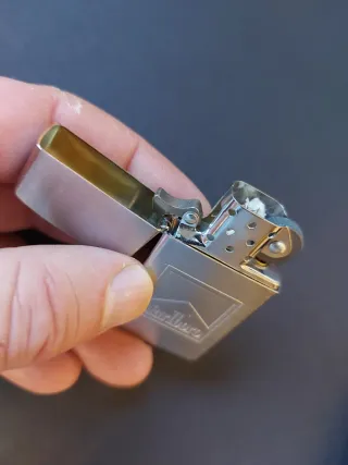 Encendedor Zippo Marlboro plateado PERFECTO estado