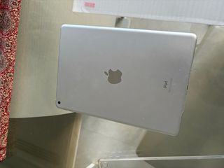 iPad 7ª Gen + Accesorios