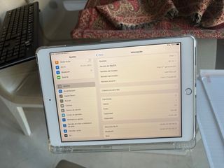 iPad 7ª Gen + Accesorios